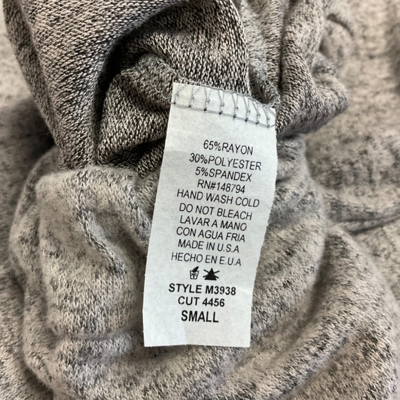 Black & Gray Raglan Top - Picture 5 of 5